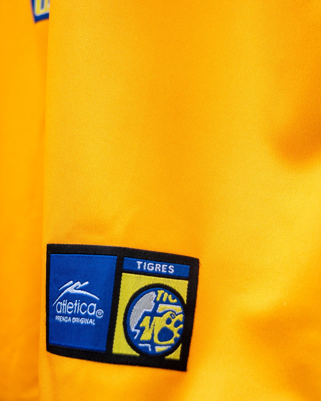 Tigres 2000 Local