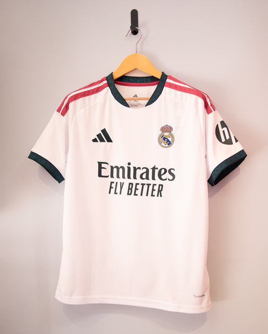 Real Madrid 2026-27 Local