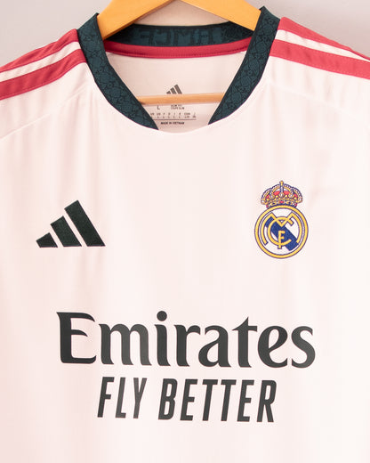 Real Madrid 2026-27 Local