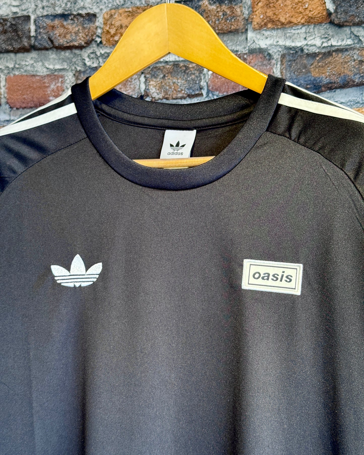 Oasis Tour 3 Stripes