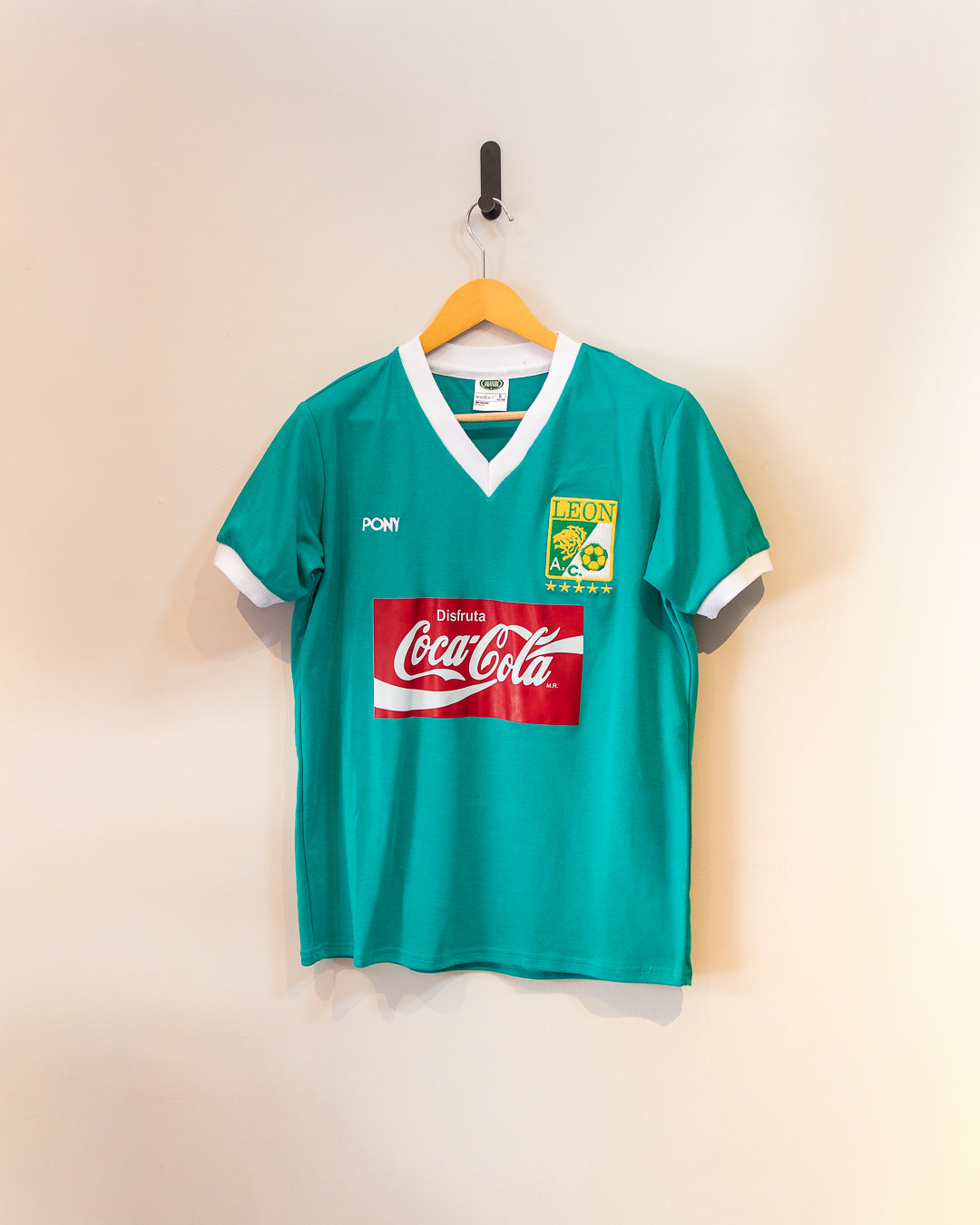 León 1991 Local Colección Privada