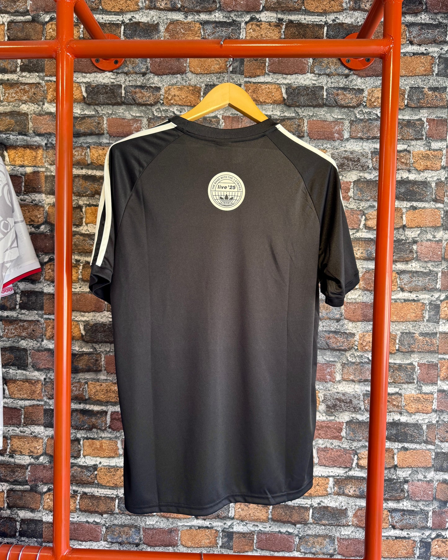 Oasis Tour 3 Stripes