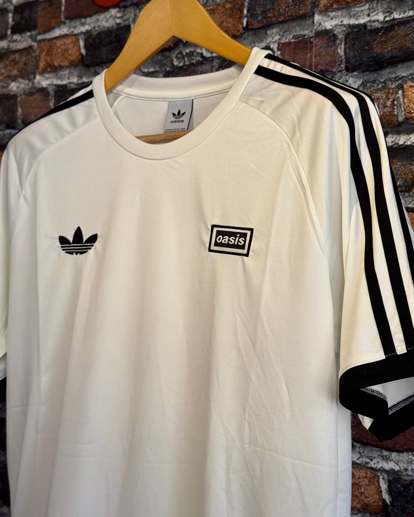 Oasis Tour 3 Stripes