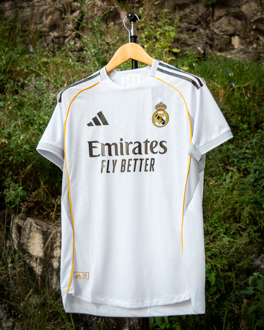 Real Madrid 2025 Local