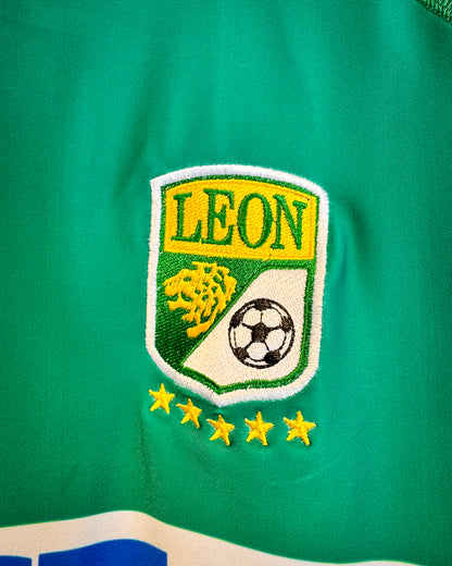 León 2002 Local Colección Privada