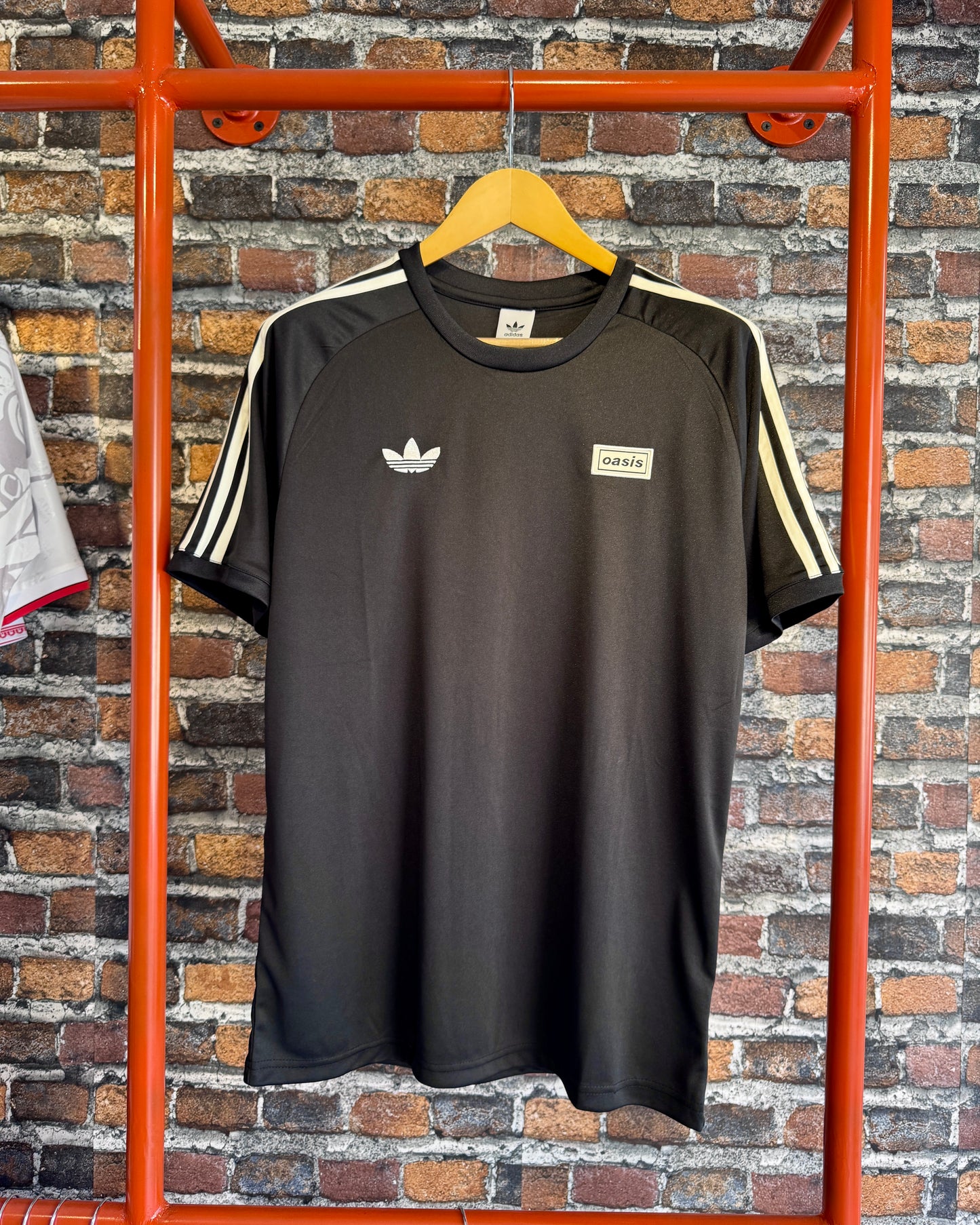 Oasis Tour 3 Stripes