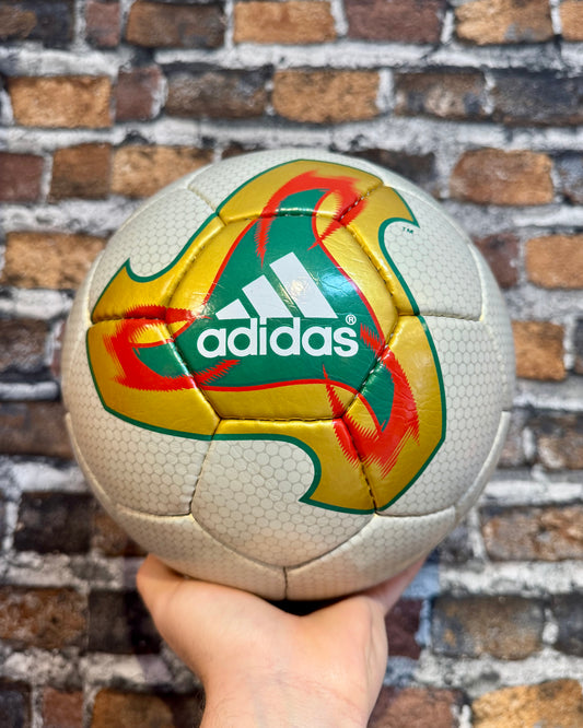 Balón Fevernova Mundial 2002