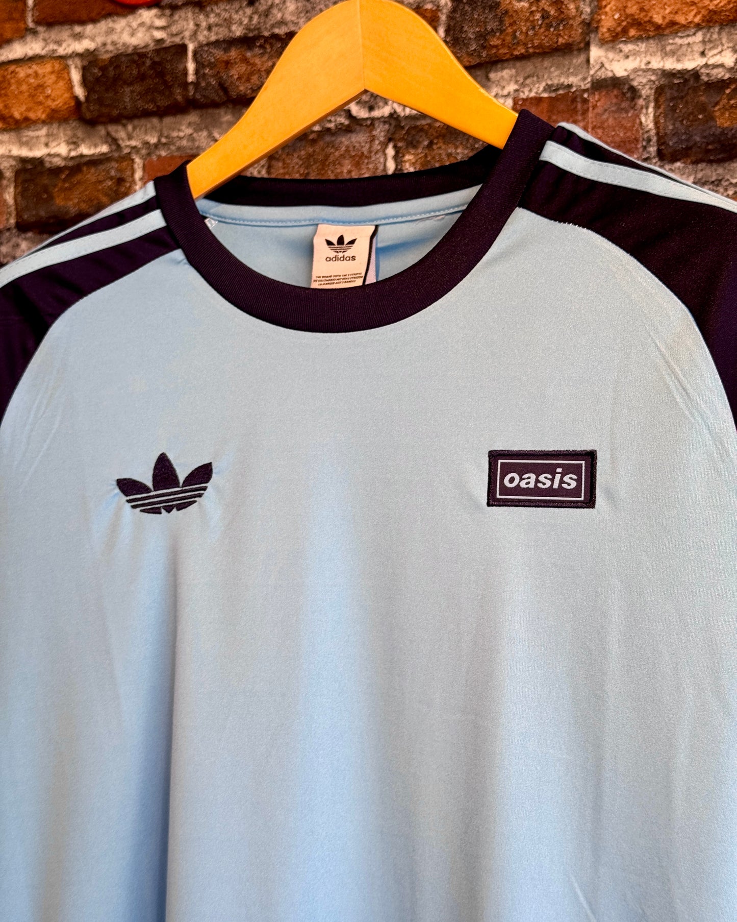 Oasis Tour 3 Stripes