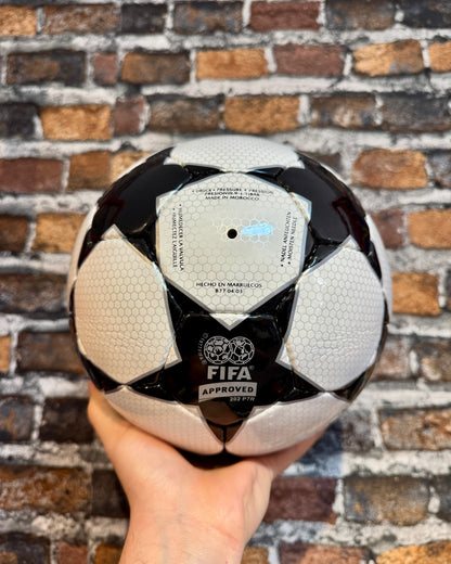 Balón Champions Final 2002/03