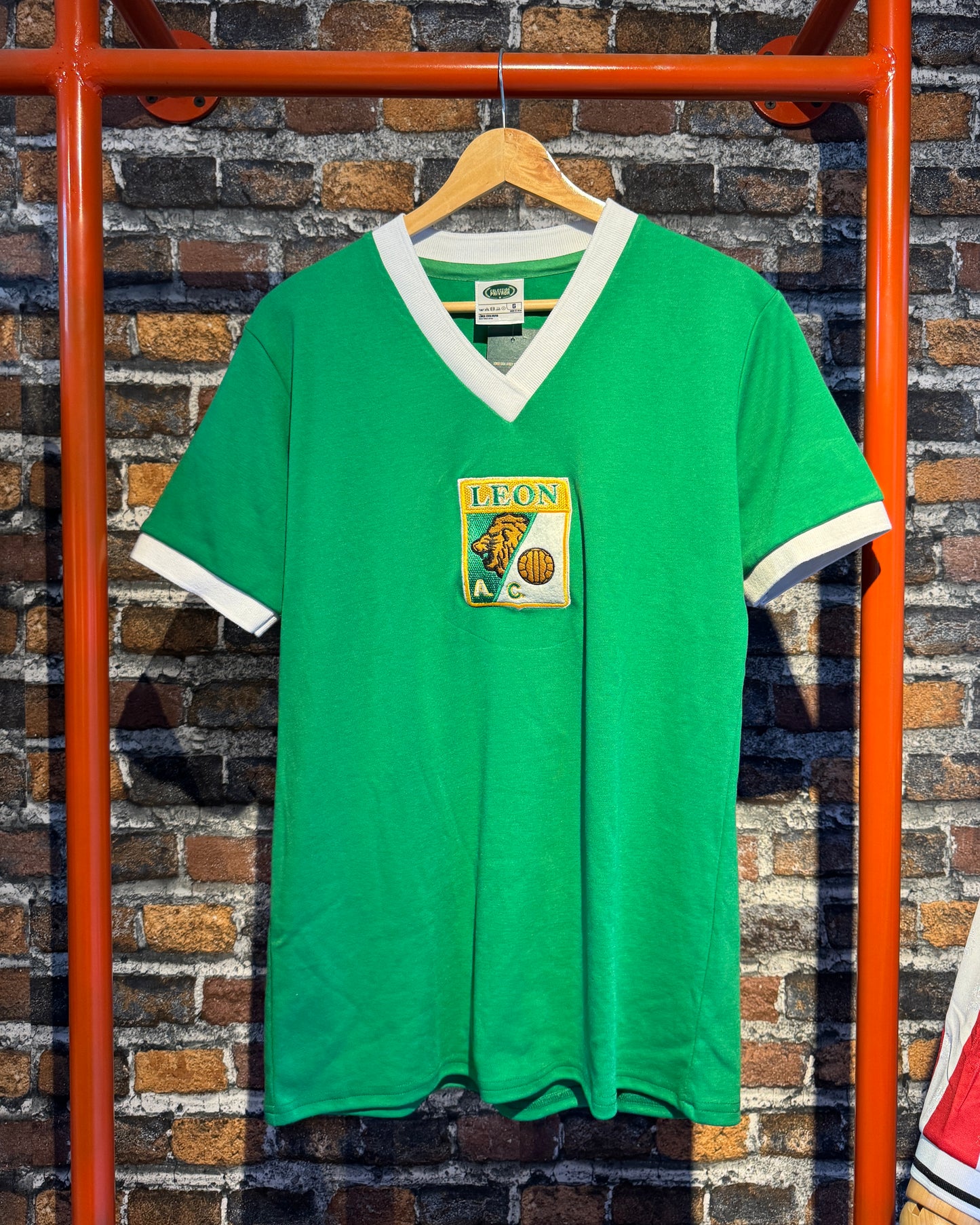 León 1972 Local Colección Privada