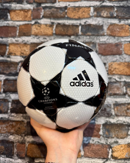Balón Champions Final 2002/03
